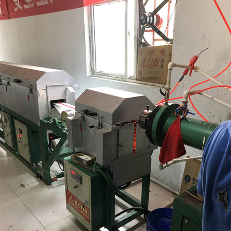 硅膠擠出機(jī)IMG_5369_副本 (2)_副本.jpg